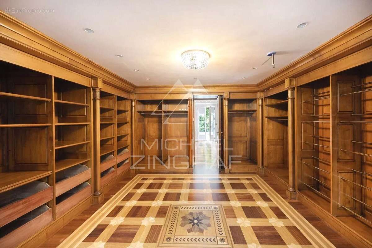 Maison à NEUILLY-SUR-SEINE