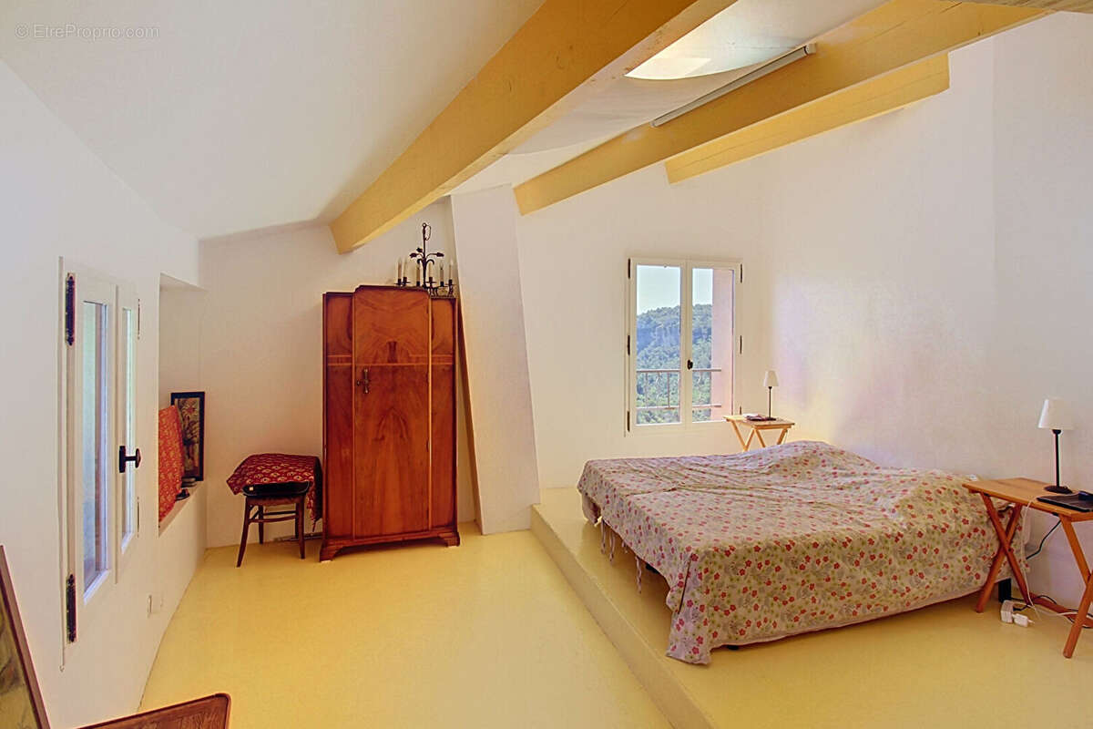 A VENDRE EN EXCLUSIVITE A CHATEAUDOUBLE - Charmante maison de village d'environ 100m² - photo 14