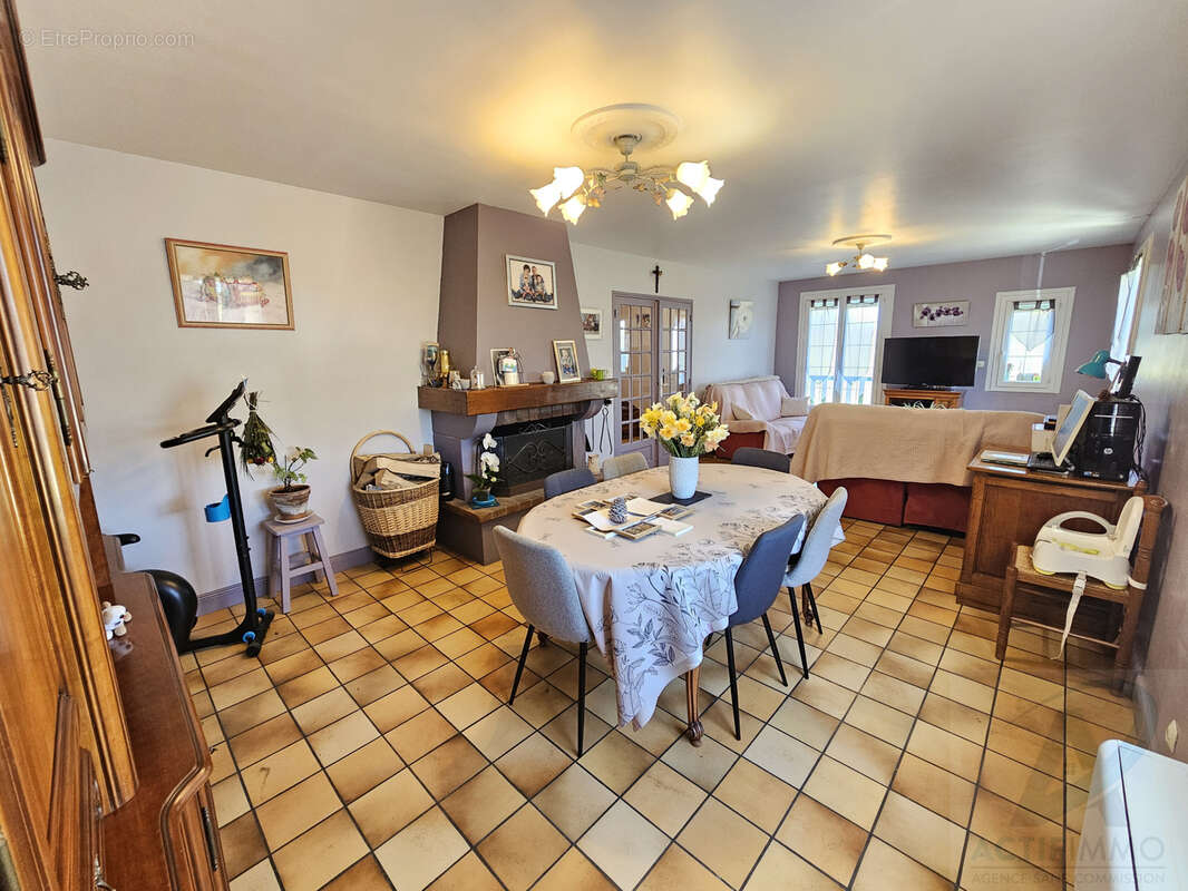 Maison à MESSEI