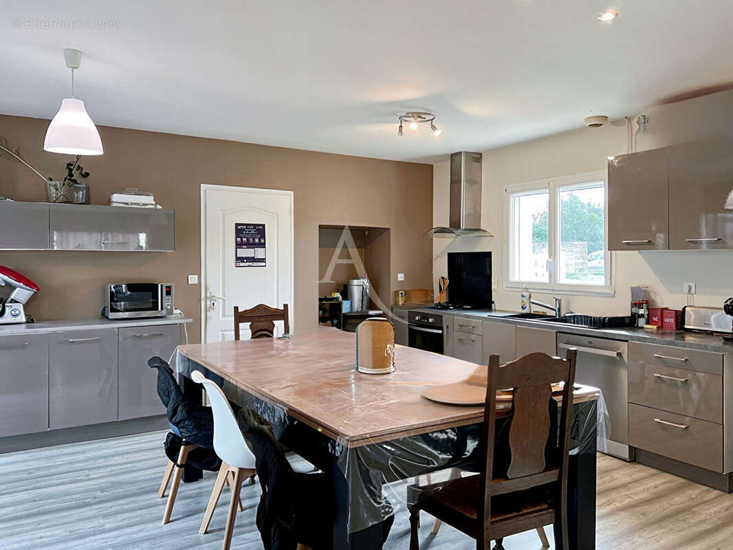 Maison à VOUILLE-LES-MARAIS