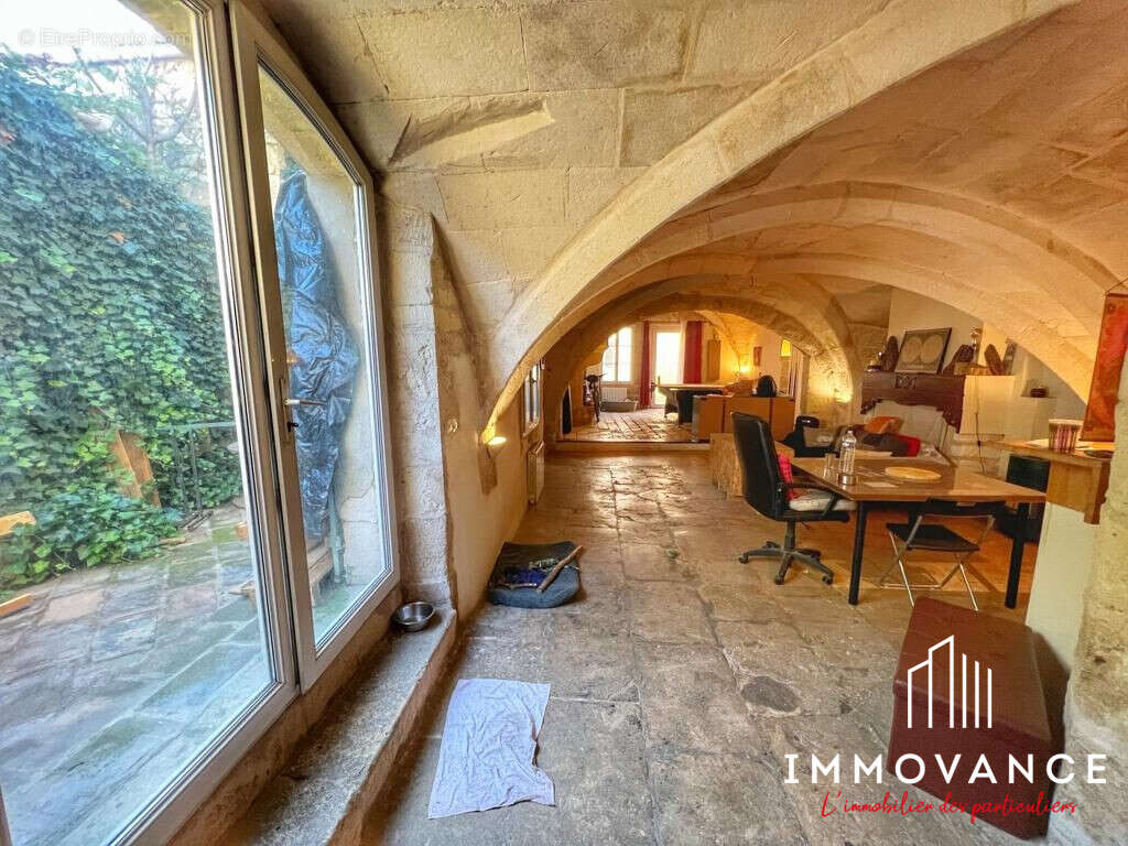 Maison à SAINT-BRES