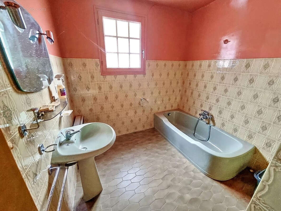 Maison à SURY-LE-COMTAL
