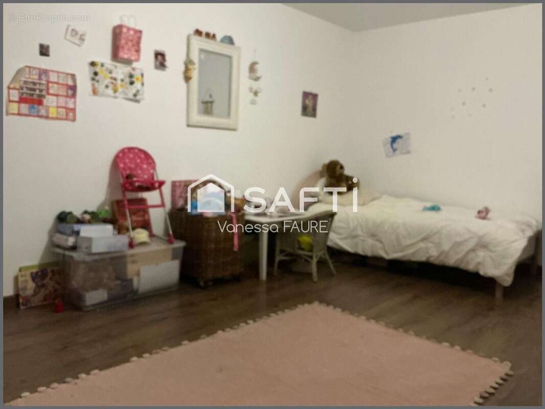 Maison 152 m² à Saint-Genes-De-Lombaud  - photo 8