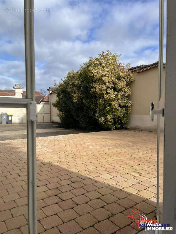 Maison à MONTBRE