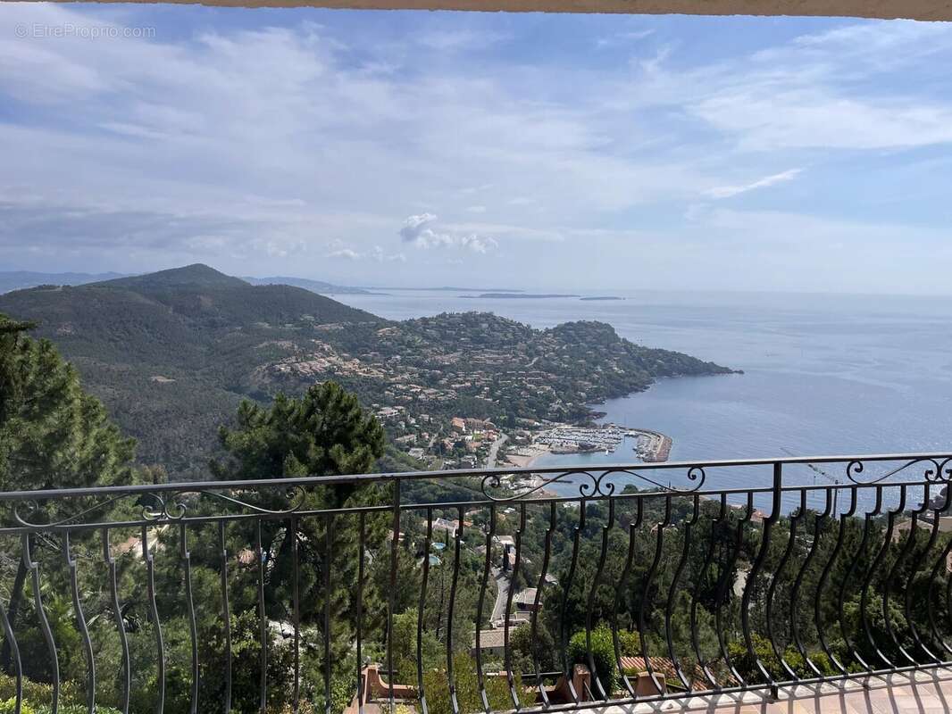 Maison à THEOULE-SUR-MER