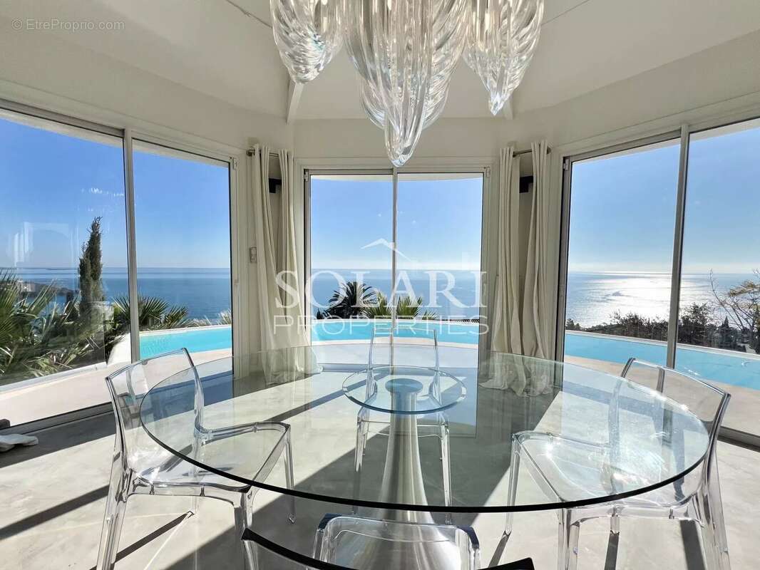 Maison à THEOULE-SUR-MER