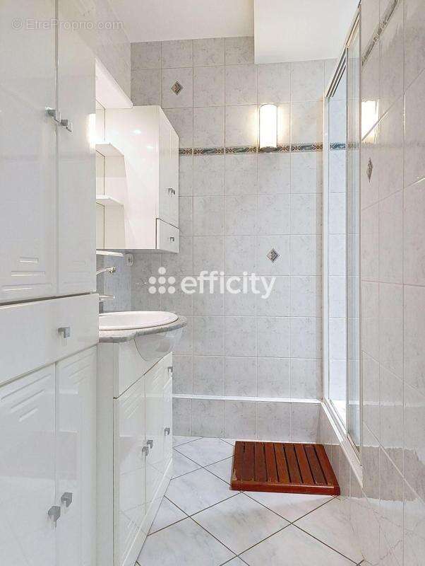 Appartement à SAINT-MARTIN-D'HERES