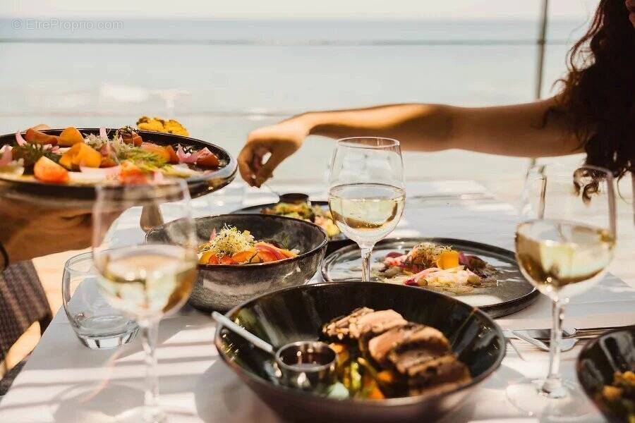 Commerce à SAINT-LAURENT-DU-VAR