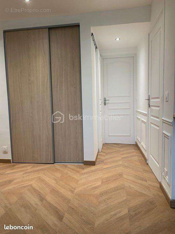 Appartement à FRESNES
