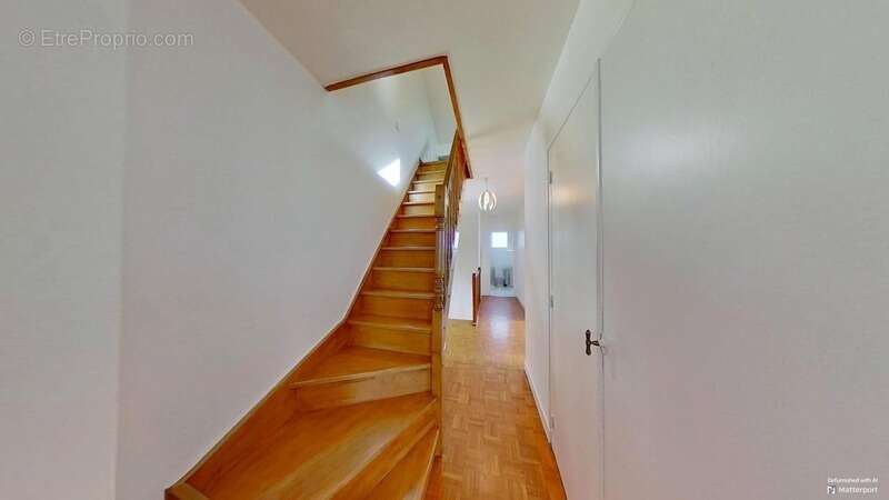 Maison à vendre — 510 000 € Fontaine-lès-Dijon (21) — Route d’Ahuy Maison familiale 7 pièces — 182 m² habitables — Terrain de 80 - photo 6