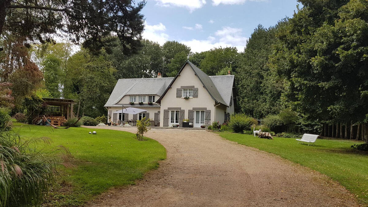 Maison à CHOUE