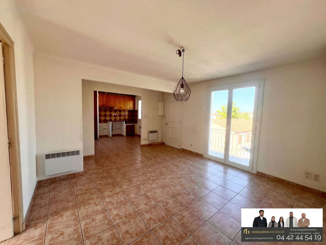 Appartement à CHATEAUNEUF-LES-MARTIGUES