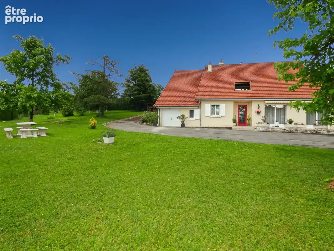 Maison 170 m² à Lons-Le-Saunier  - photo 8