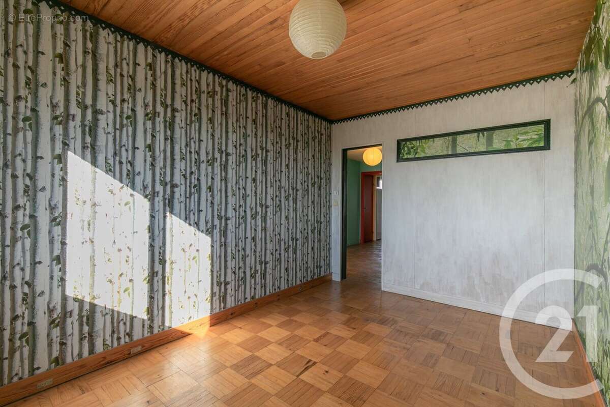 Appartement à SAINT-MAUR-DES-FOSSES