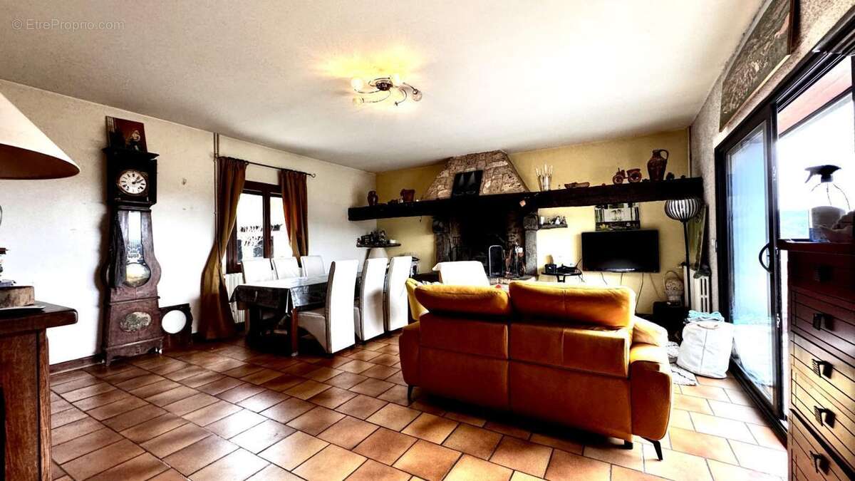 Maison à SALVAGNAC-CAJARC