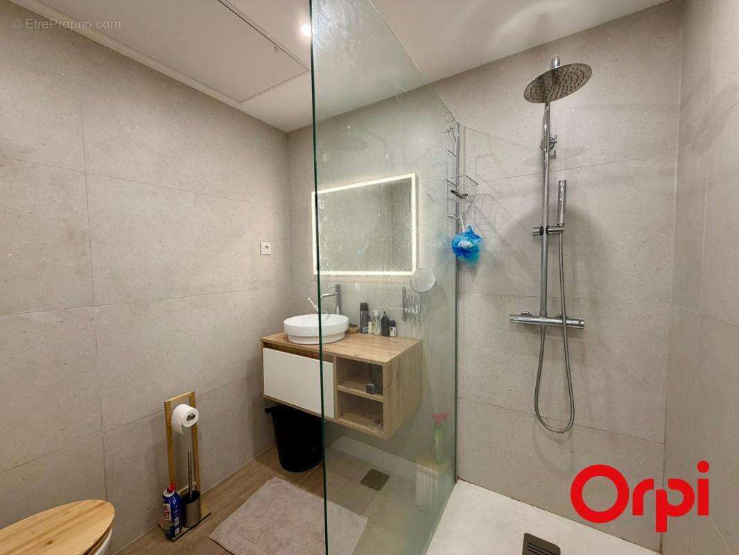 Appartement à MARSEILLE-7E