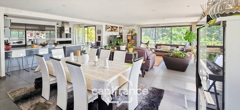 Maison à LA VALETTE-DU-VAR