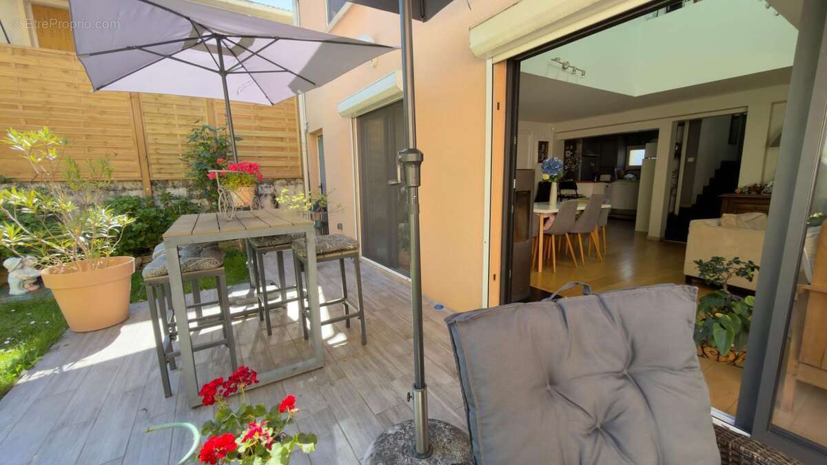 Maison à LE PERREUX-SUR-MARNE