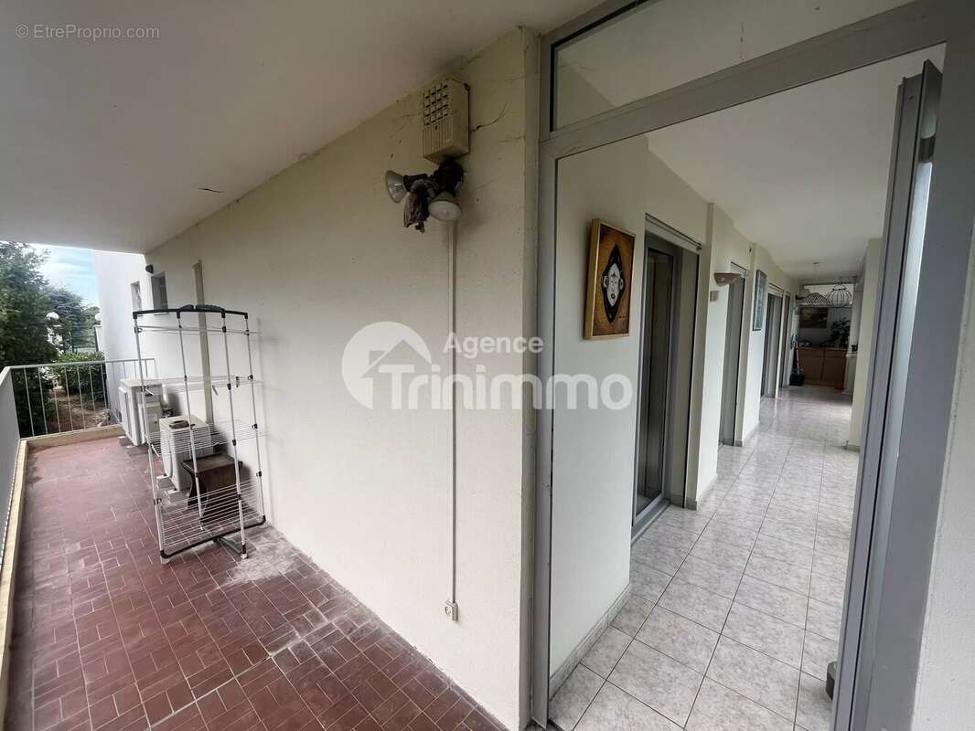Appartement à SAINT-LAURENT-DU-VAR