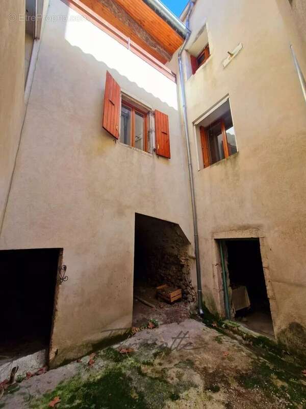 Appartement à ROCHEMAURE