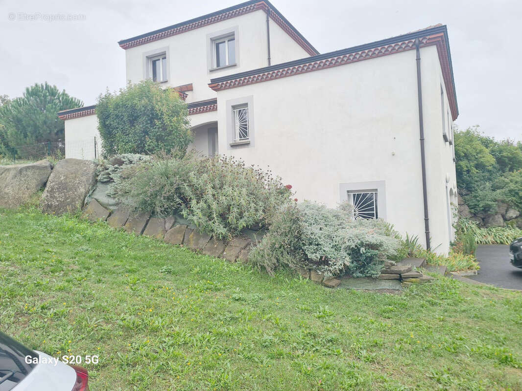 Maison à VEYRE-MONTON