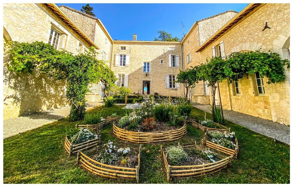 Autre à SAINT-BEAUZEIL