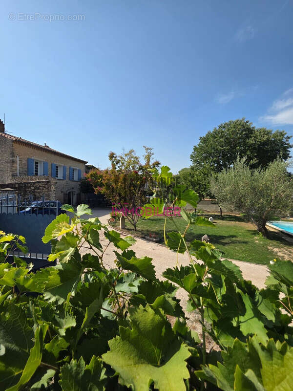 Maison 247 m² à Saint-Didier  - photo 2
