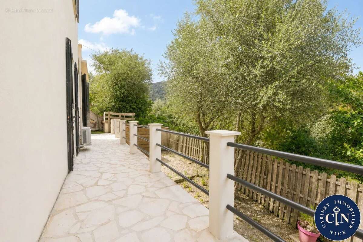 Maison 115 m² à Peille  - photo 7