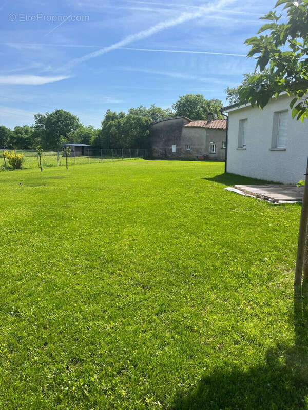 Maison à LA VILLE-DIEU-DU-TEMPLE