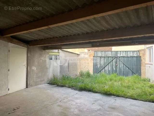 Maison à FONTVIEILLE