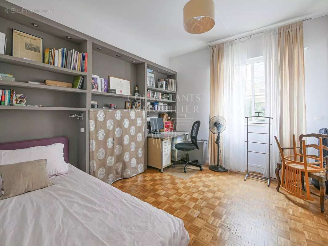 Appartement à NEUILLY-SUR-SEINE