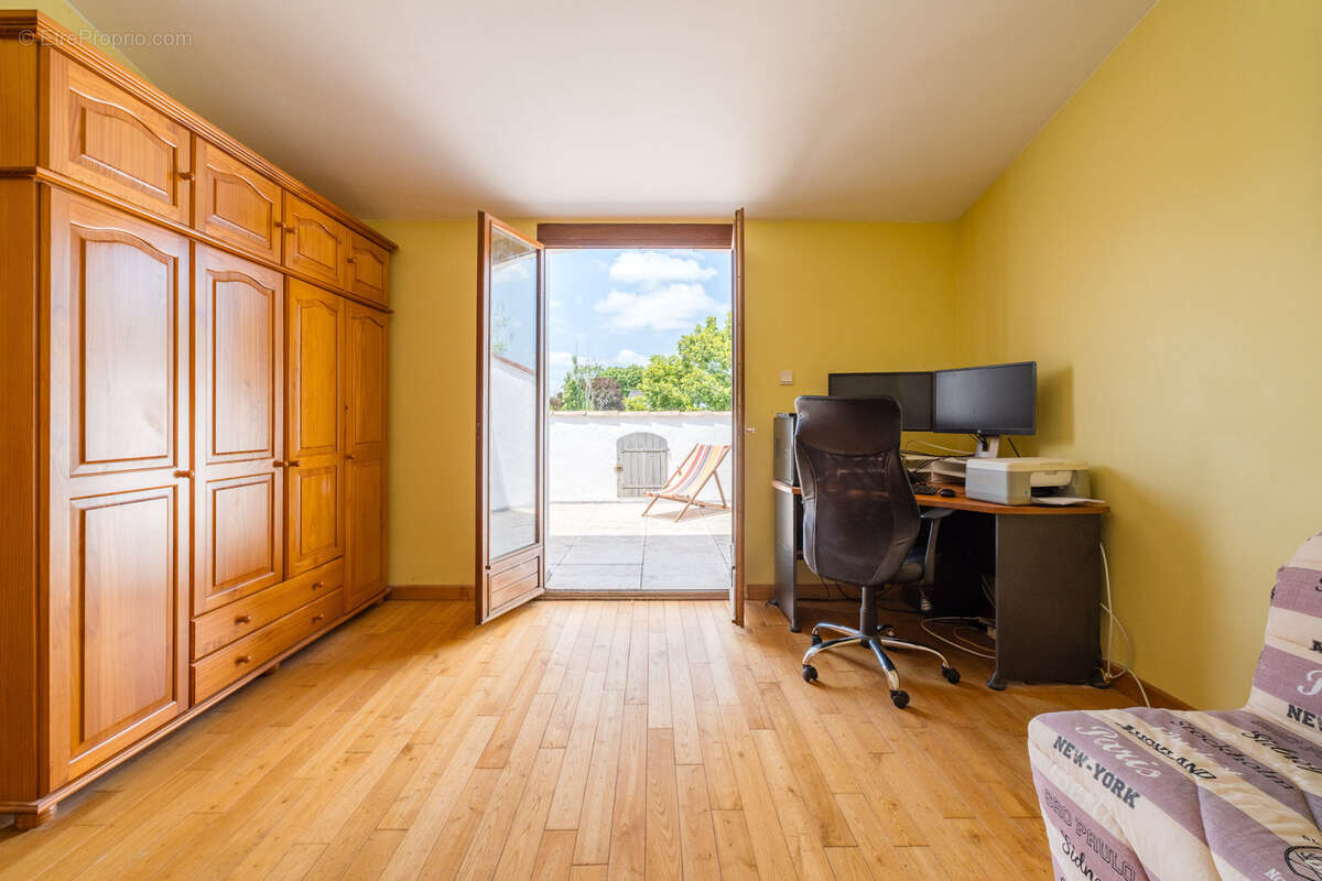 Maison à BRUGUIERES