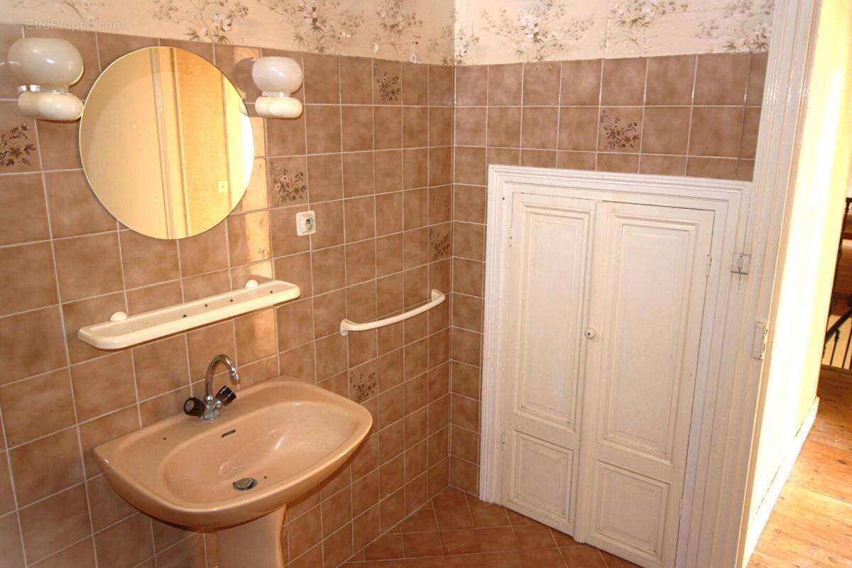 Maison à JARNAC-CHAMPAGNE