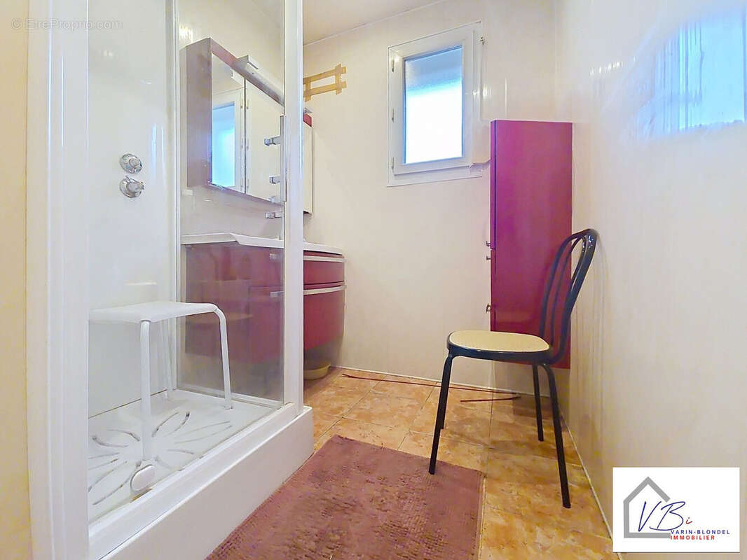 Salle de douche - Maison à GRAND-CAMP