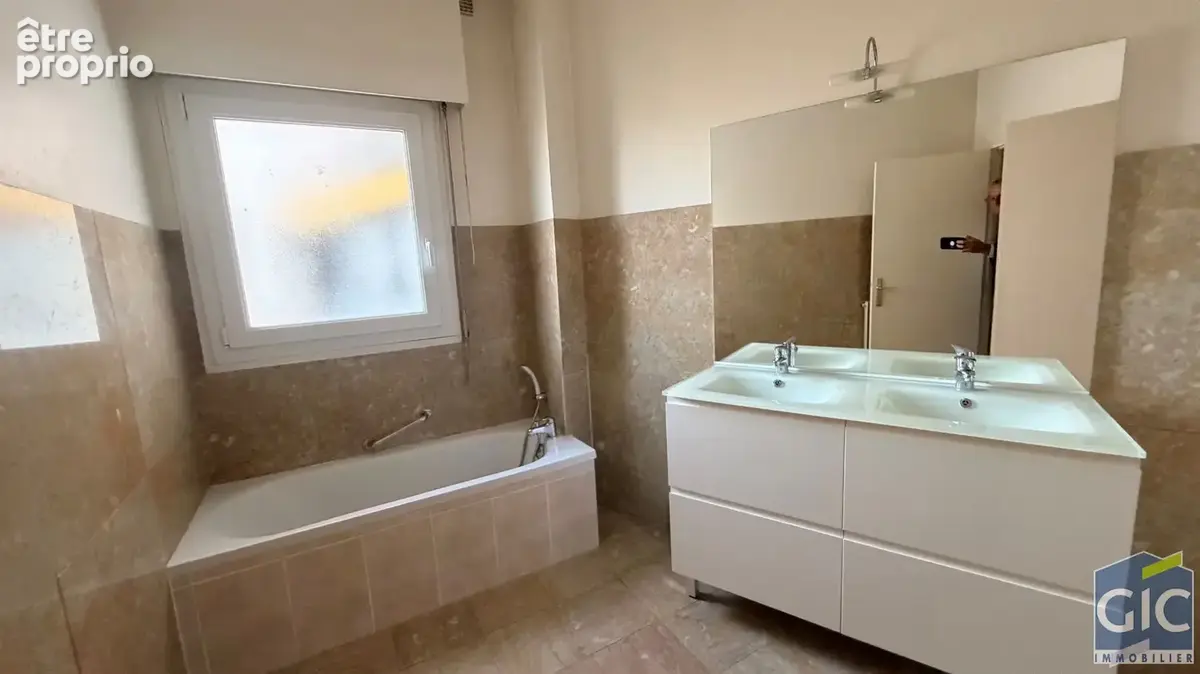 A vendre en exclusivite grand 4pp avec balcon caen vaugueux/ st gilles - photo 10