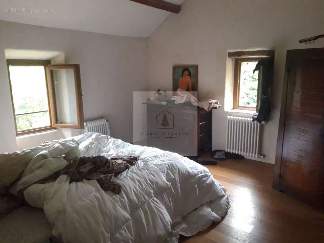 Maison à LE COLLET-DE-DEZE