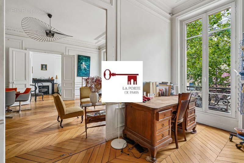 Appartement à PARIS-3E