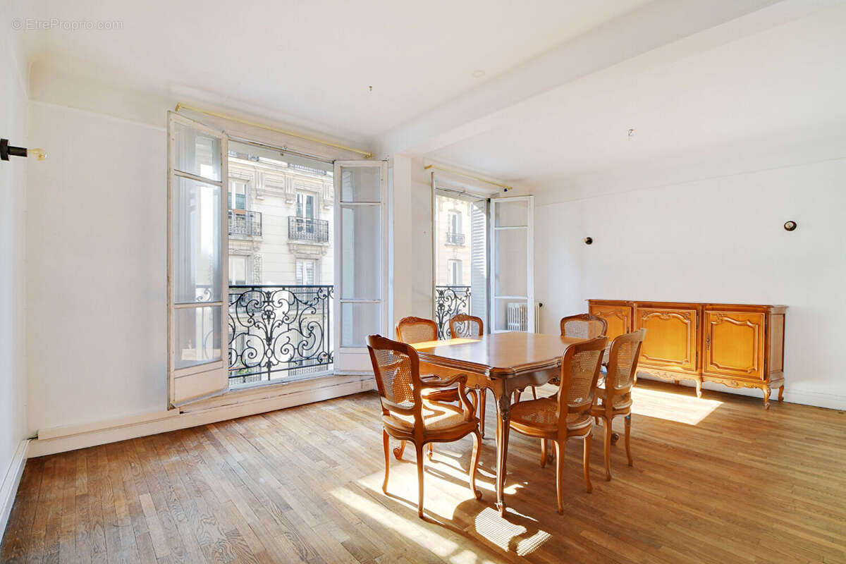 Appartement à PARIS-18E