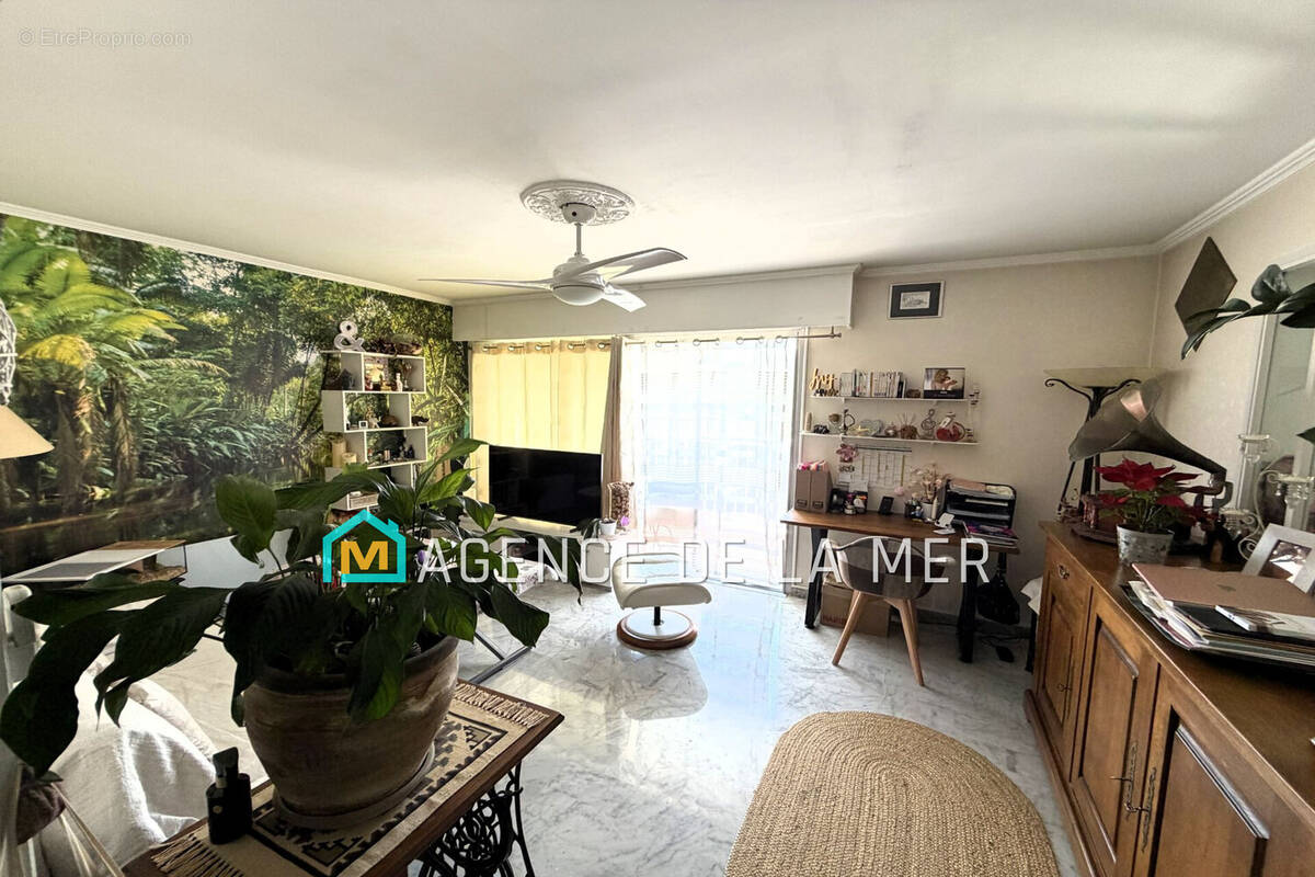 Appartement à MANDELIEU-LA-NAPOULE
