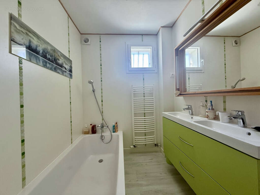 Maison de 205m2 avec jardin à Guilherand-Granges - photo 30