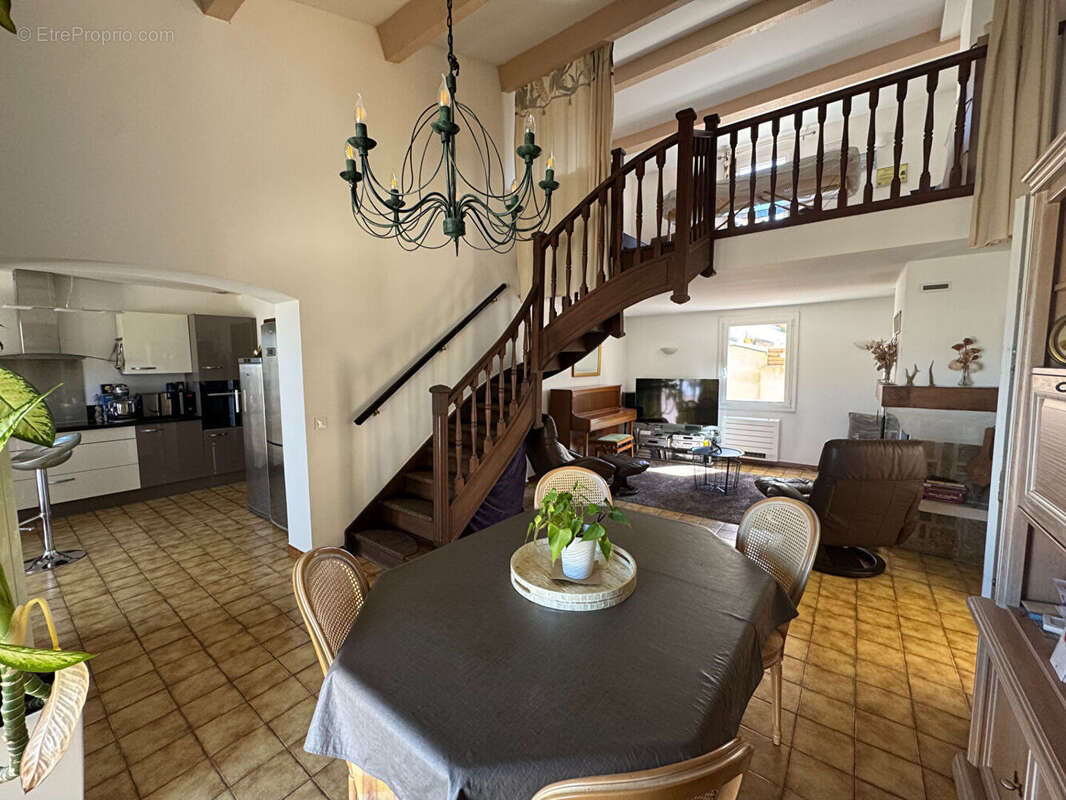 Maison à EGUILLES