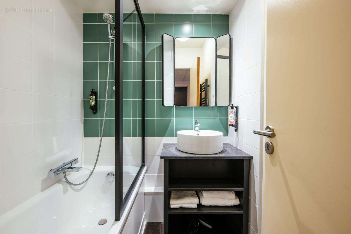 Appartement à COURBEVOIE
