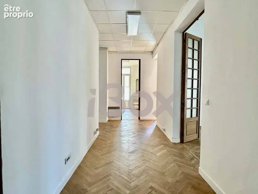 Toulon haute ville appartement haussmannien lumineux 160m2 ascenseur cave chambre de bonne - photo 8