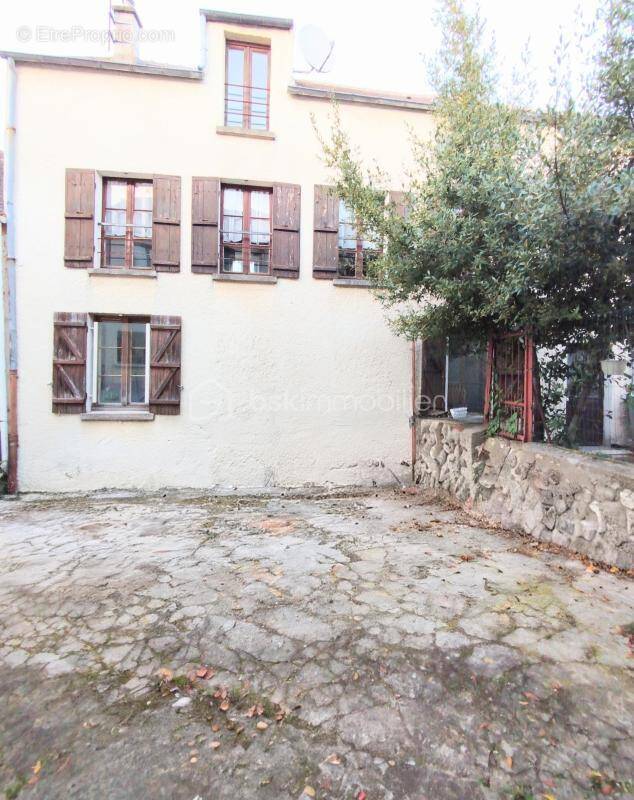 Appartement à DAMMARIE-LES-LYS
