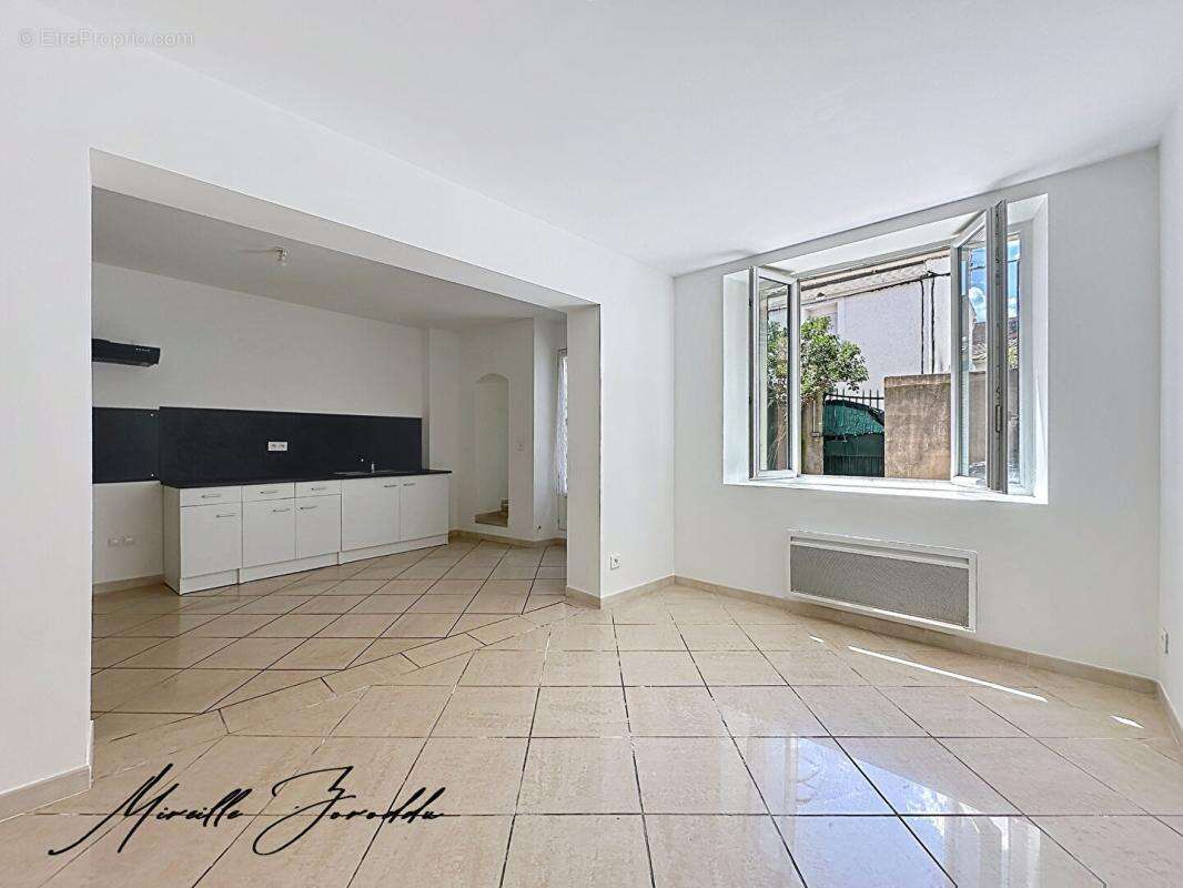 Redessan  a vendre ensemble immobilier  de 185m² avec cour, terrasse et garage - photo 3