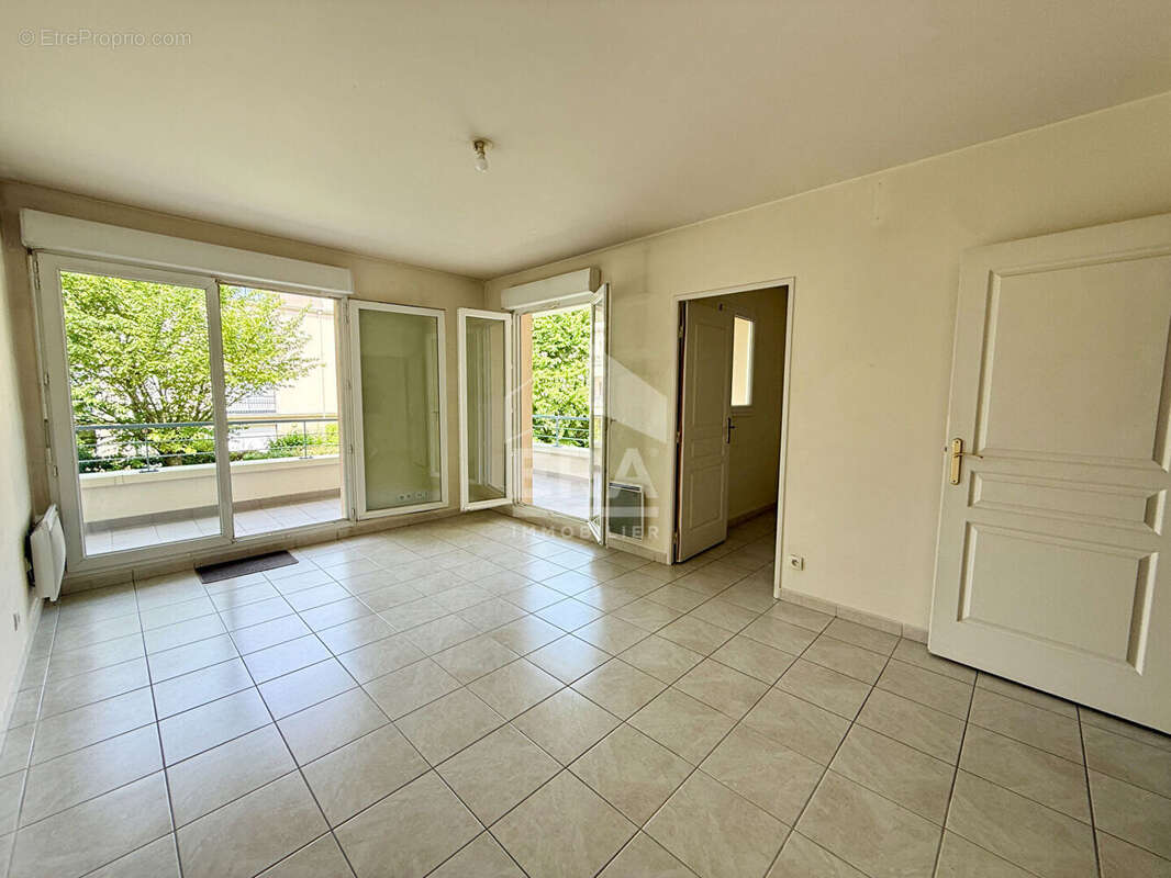 Appartement à EMERAINVILLE