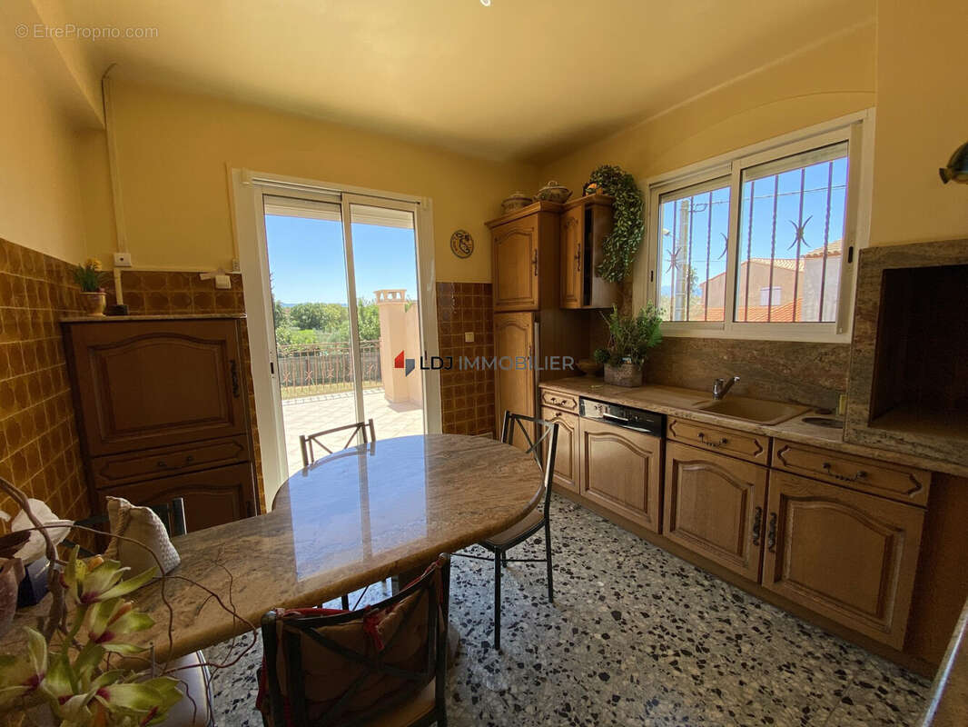 Maison 108 m² à Villelongue-De-La-Salanque  - photo 6