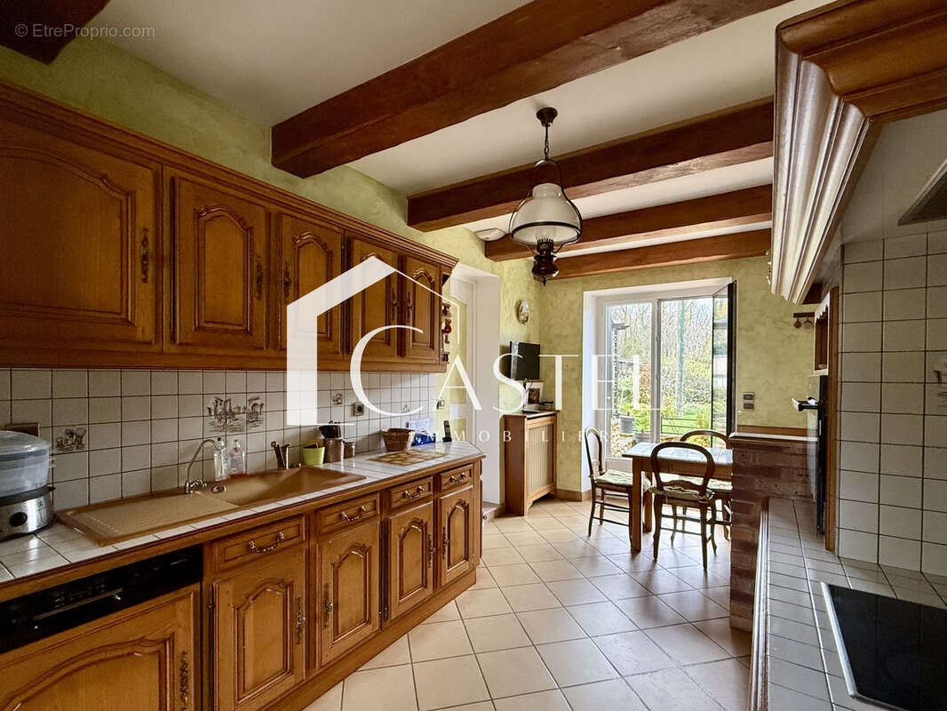 Maison à MORAINVILLIERS