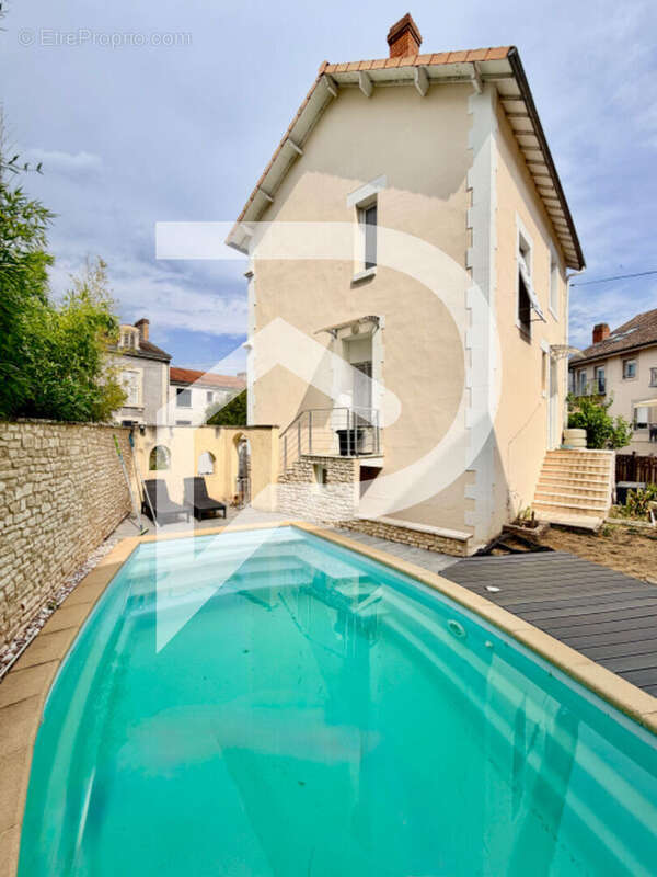 Maison de Ville avec garage et piscine à PÉRIGUEUX - photo 10