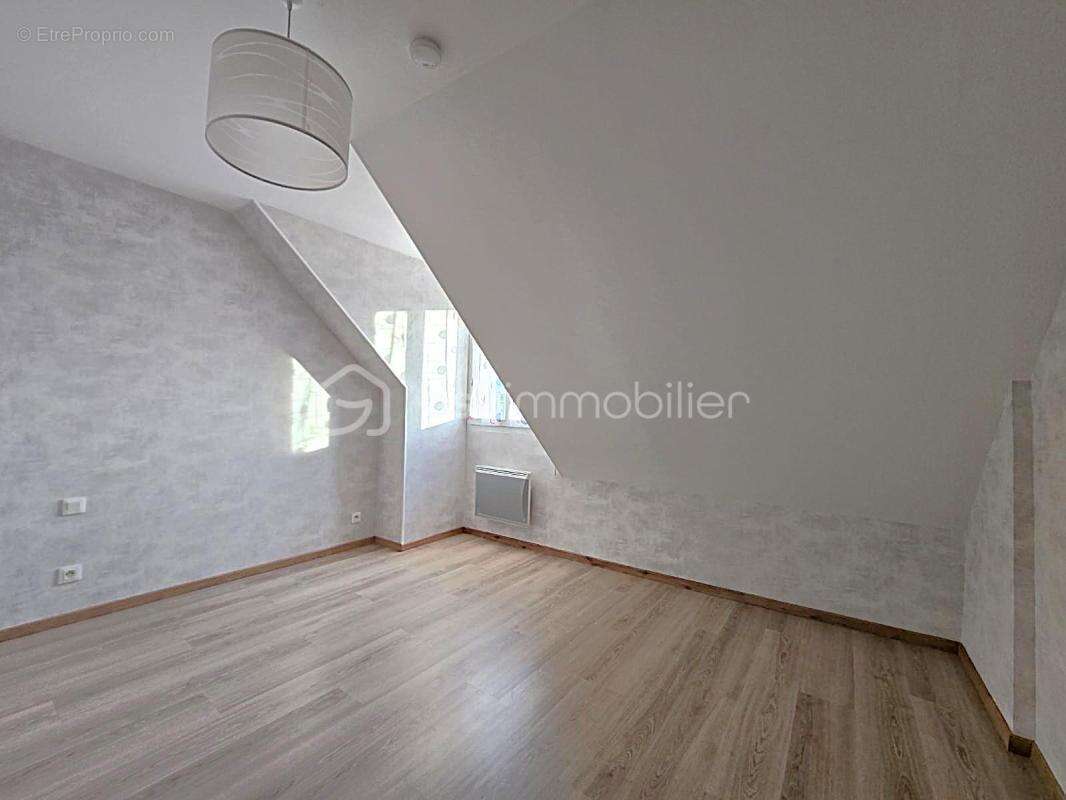 Maison à BOURG-DES-COMPTES